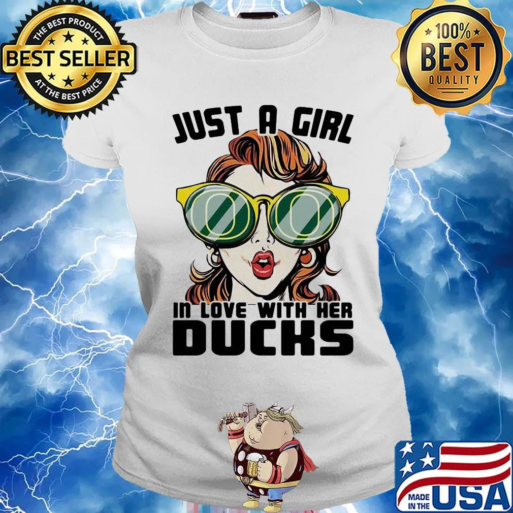 Just a girl in love with her oregon ducks s Ladies tee