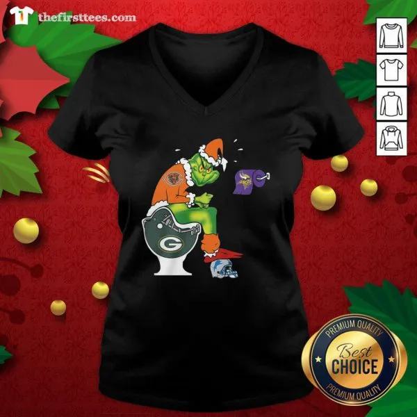 Nice The Grinch Chicago Bears Shit On Toilet Green Bay Packers Christmas Shirt - Image 3
