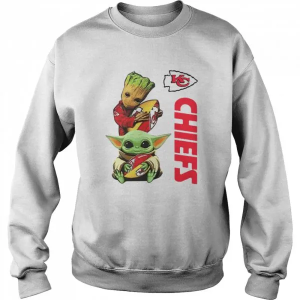 Baby Yoda And Baby Groot Hug Football Kansas City Chiefs shirt - Image 4