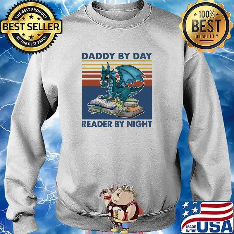Daddy by dad reader by night dragon read book vintage s Sweater