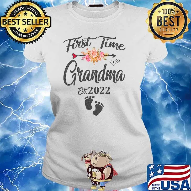 First Time Grandma 2022 Pregnancy announcement New Grandma T-Shirt Ladies tee