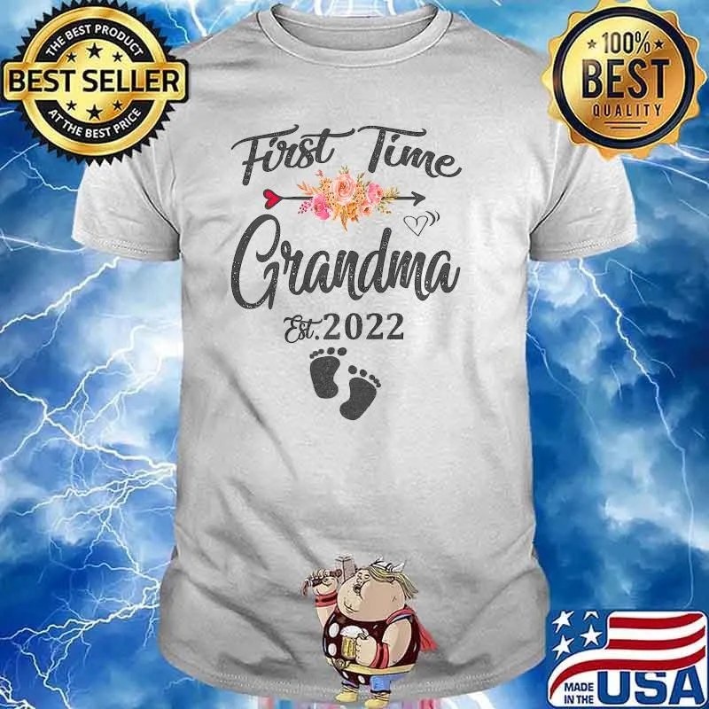 First Time Grandma 2022 Pregnancy announcement New Grandma T-Shirt