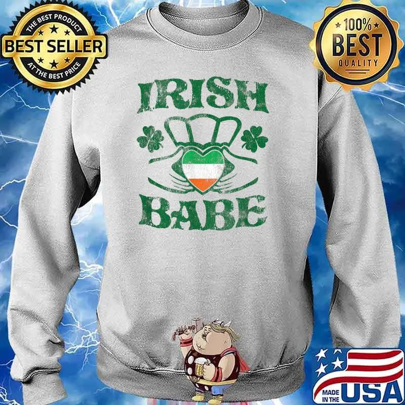 Irish Babe Claddagh Ring St. Patricks Day T-Shirt Sweater