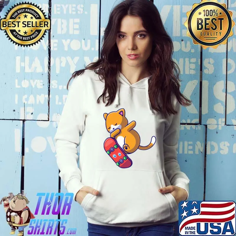 cute cat playing skateboard Classic T-Shirt Hoodie