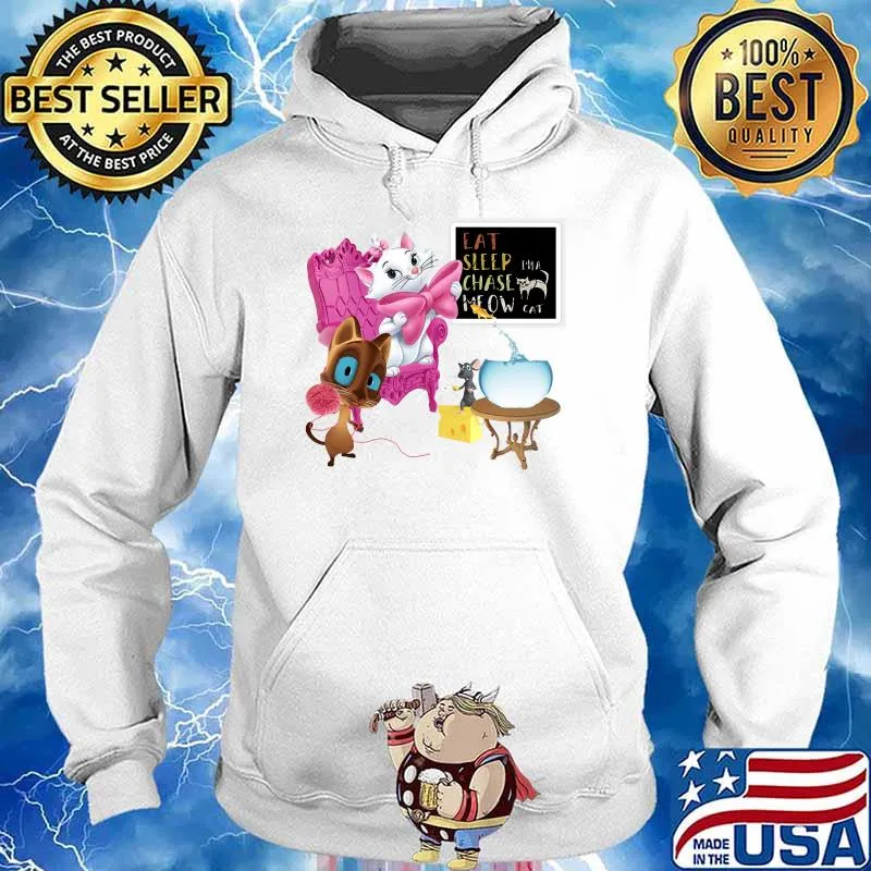 Marie and friends play together peacefully D Classic T-Shirt Hoodie