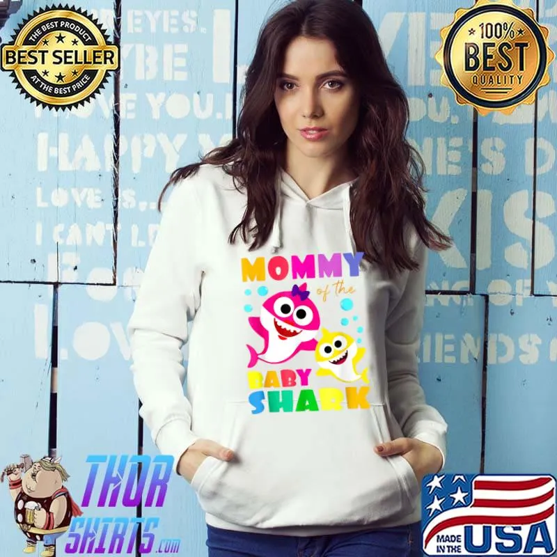 Awesome mommy Of The Baby Shark Birthday Mommy Shark T-Shirt