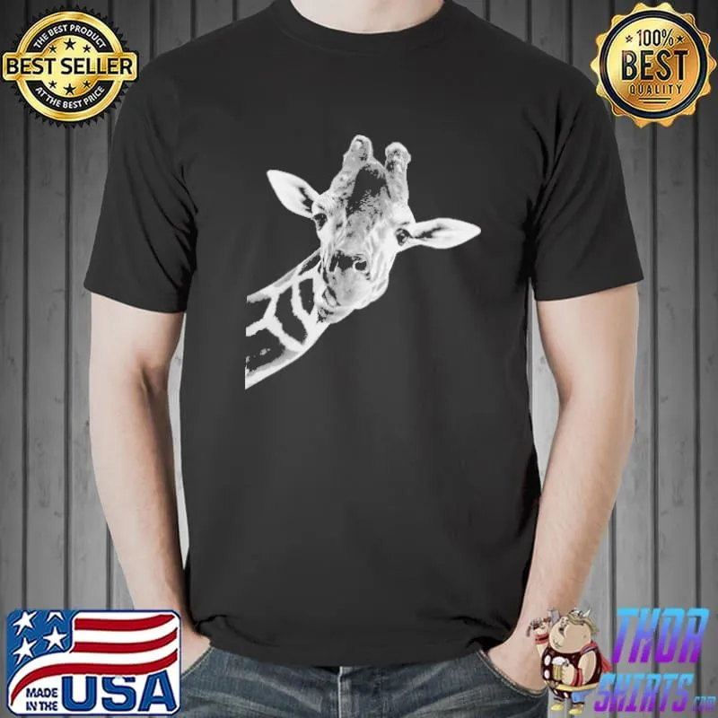 Giraffe Portrait Madagasca Shirt Unisex