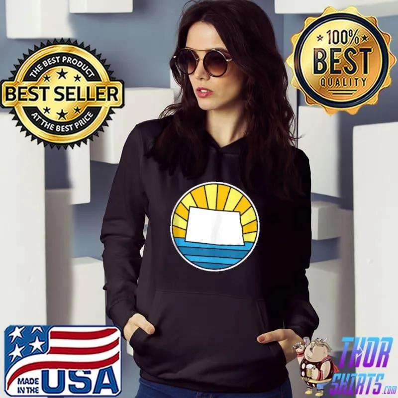 Nice Retro North Dakota Sunset 70s Stained Glass T- Hoodie