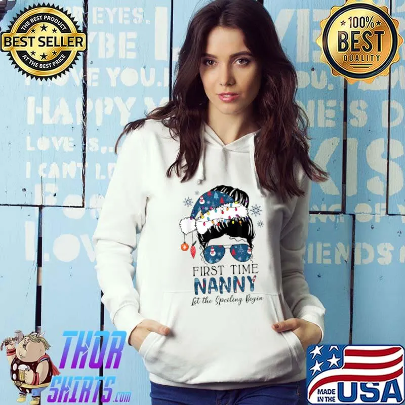 Original first Time Nanny Est. 2022 Messy Bun Xmas Lights Santa Hat T-Shirt Hoodie