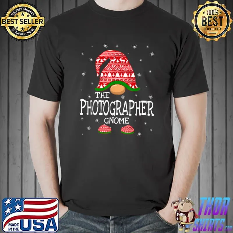 Original The Photographer Gnome Christmas Matching Family Costumes T-Shirt Unisex