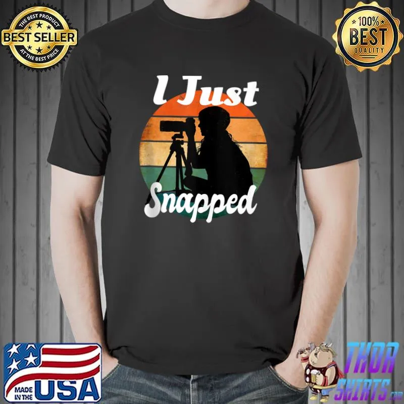 Premium i Just Snapped Vintage Sunset Female Photographer T-Shirt Unisex