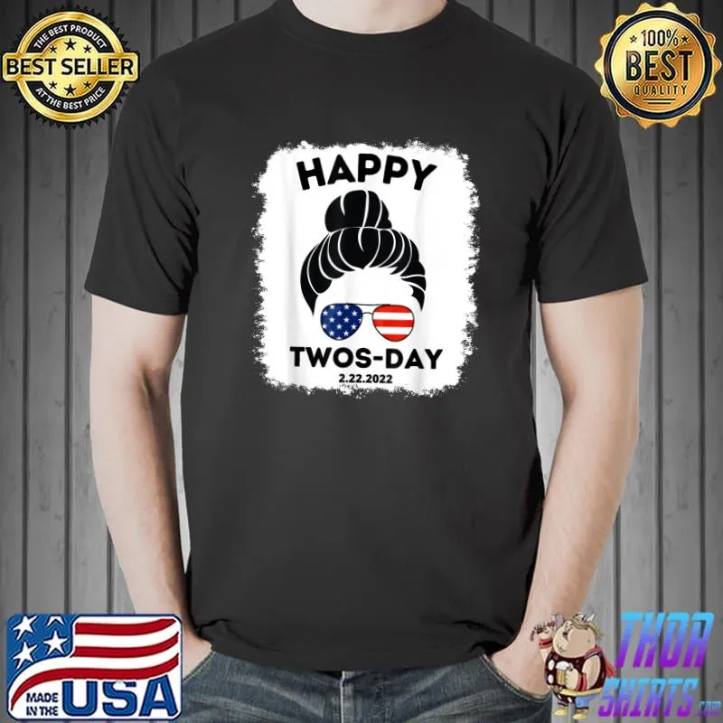 Top Twosday Tuesday February 22nd 2022 Funny 2.22.22 Usa Flag T-Shirt Unisex