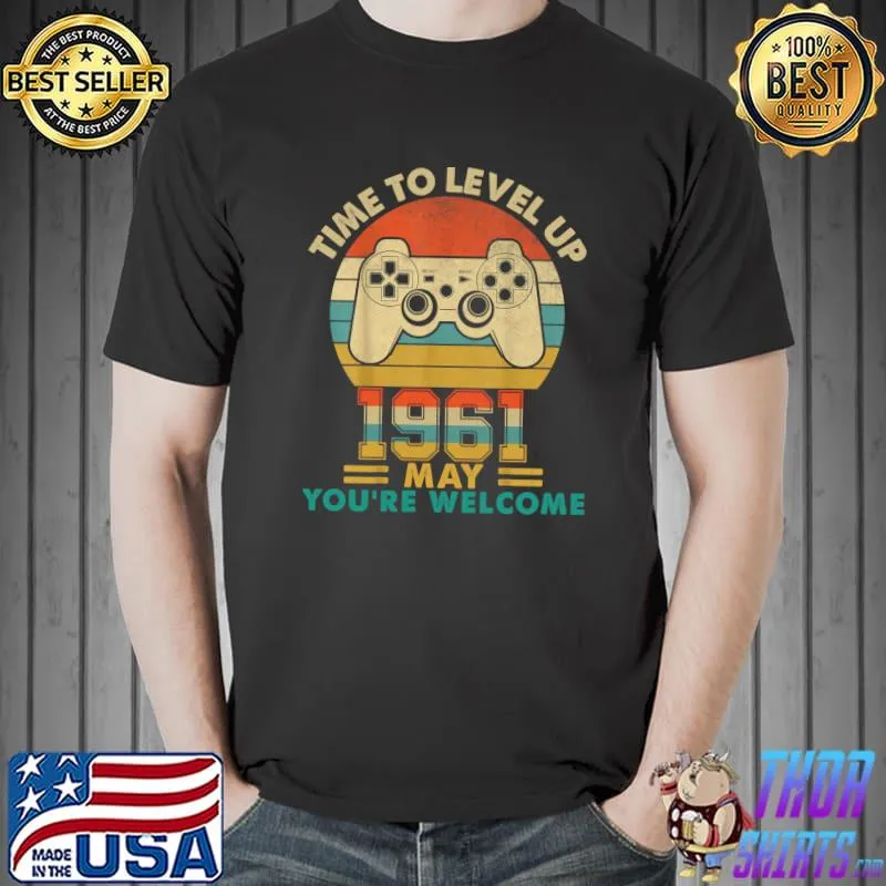 Vintage 1961 May 61 Years Old Video Gamer 61th Birthday T- Unisex