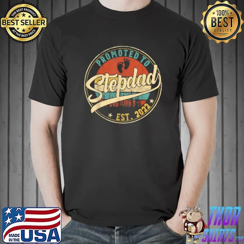 Promoted to Stepdad Est 2022 Men Vintage First Time Dad T-Shirt