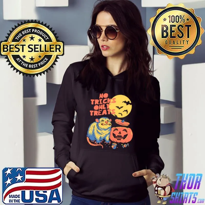 Halloween Possum No Tricks Only Treats Pumpkin Bats Moon T-Shirt Hoodie