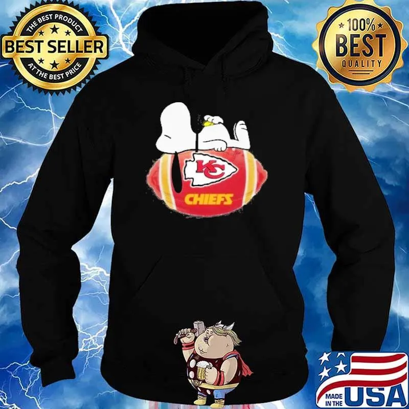 Snoopy and woodstock sleep on Kansas city Chiefs s Hoodie