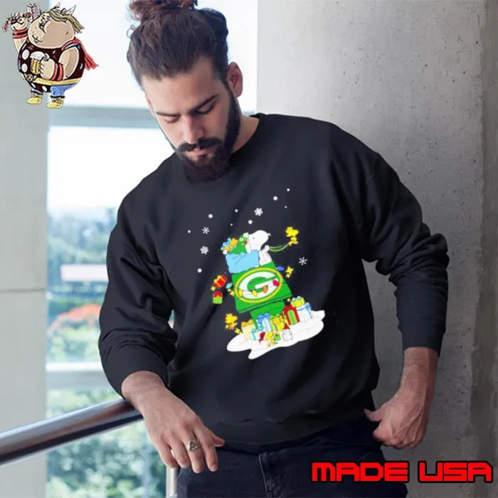 Green Bay Packers Santa Snoopy Wish You A Merry Christmas Shirt Sweatshirt