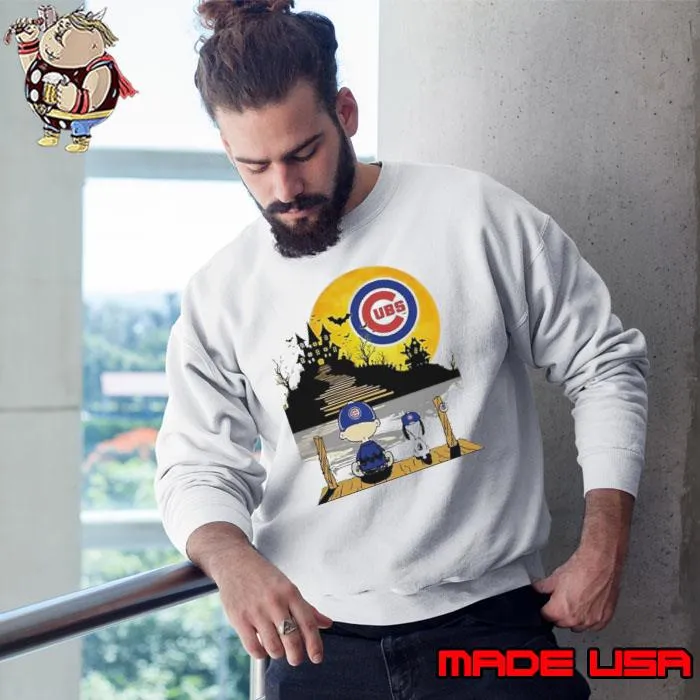 Snoopy Charlie Brown Sit Under Moon Chicago Cubs Halloween Shirt Sweatshirt