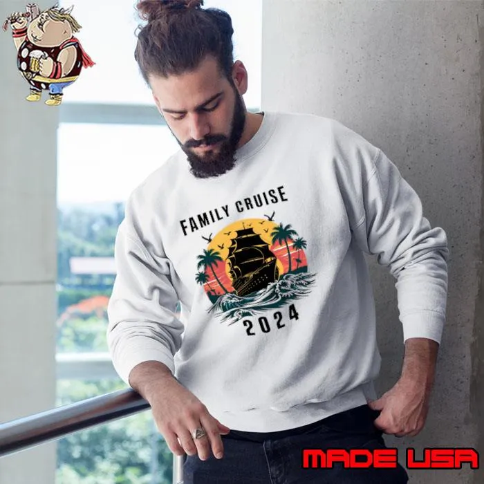 Family Cruise 2024 Palm Tree Vintage Sunset T-Shirt Sweatshirt