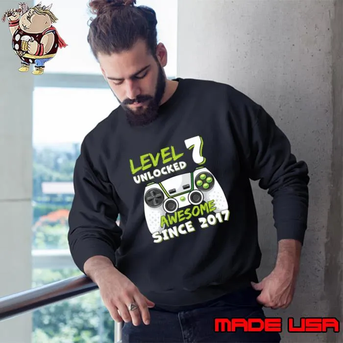 Official level Unlocked Awesome Since 2017 Video Game Seven 7Th Birthday T-Shirt Sweatshirt