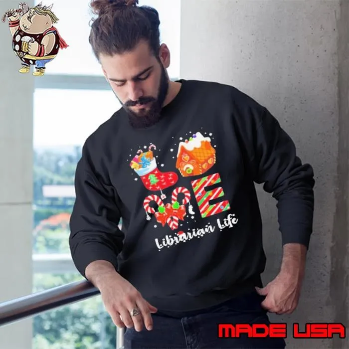 Love Socks House Librarian Life Merry Christmas shirt