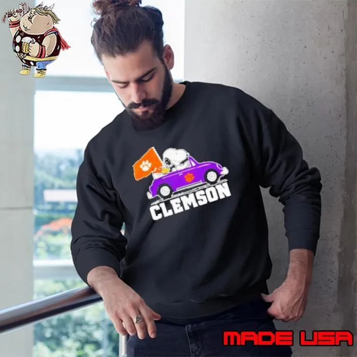 Snoopy and Woodstock driving car Clemson Tigers Sweatshirt