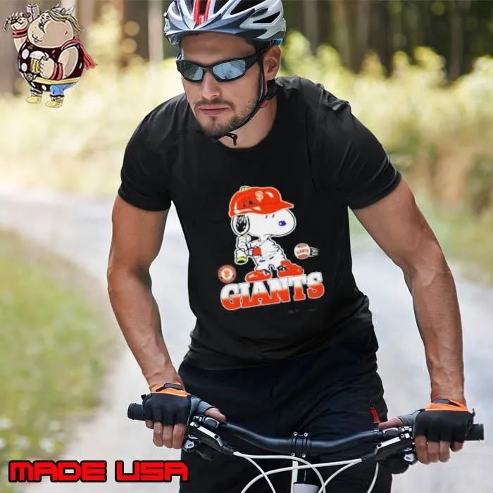 Snoopy Playing Baseball San Francisco Giants Unisex