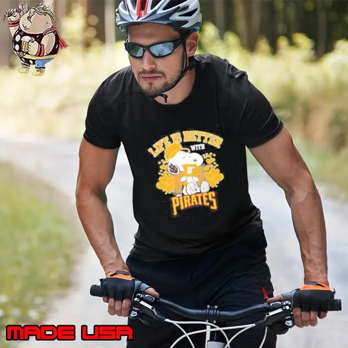 Snoopy Life is better with Pirates Unisex