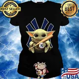 Baby yoda hug new york yankees baseball s Ladies tee