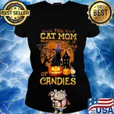 Halloween this cat mom never runs out of kisses or candies pumpkin s Ladies tee
