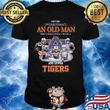 Never underestimate a woman who understands football and loves auburn tigers signatures shirt