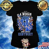 Never underestimate a woman who understands football and loves kentucky wildcats s Ladies tee