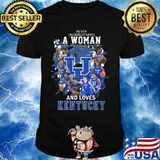 Never underestimate a woman who understands football and loves kentucky wildcats shirt