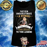 Never underestimate a woman willie nelson who listens to this legend s Tank top