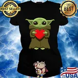 Star wars baby yoda hug heart s Ladies tee