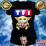 Star wars baby yoda mask hug tf1 s Ladies tee