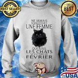 Black cat ne jamais sous estimer une femme qui aime les chats et est nee en fevtiver s Sweater