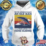 Never underestimate an old man who loves hang gliding vintage retro s Hoodie