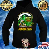 Gnome and Baby Yoda hug Green Bay Packers St Patrick’s Day shirt