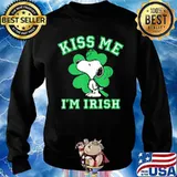 Kiss Me I’m Irish Smak Snoopy Patricks Day Shirt Sweater