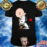 Charlie hug snoopy shirt