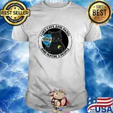 I like cats and padel and maybe 3 people shirt