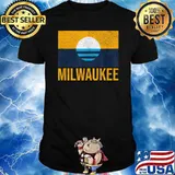 MILWAUKEE WISCONSIN CITY FLAG PEOPLE'S FLAG SUNRISE LAKE T-Shirt