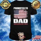 Promoted To Dad 2022 Happy Family With Vintage Flag T-Shirt