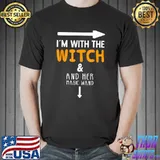 I´m With The Witch Couples Costume For Halloween T-Shirt