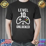 Kids Level 10 Unlocked Video Game 10th Birthday Essential T-Shirt Unisex
