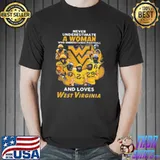 Never Underestimate a Woman who understands football and loves West Virginia Signatures Shirt Unisex