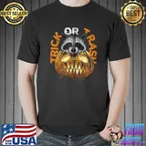 Trick or Trash Raccoon In A Pumpkin Halloween T-shirt