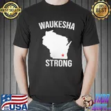 Best Waukesha Strong Christmas Parade Wisconsin Unisex T-Shirt Unisex