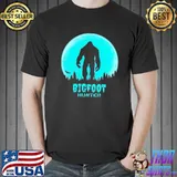 Hot Bigfoot Hunter Shirt Unisex
